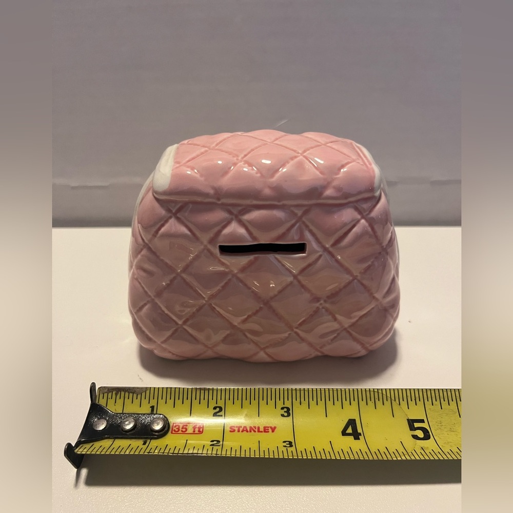 Pink Quilted Ceramic Vanity Set 
Valentine’s Day - Picture 8 of 14